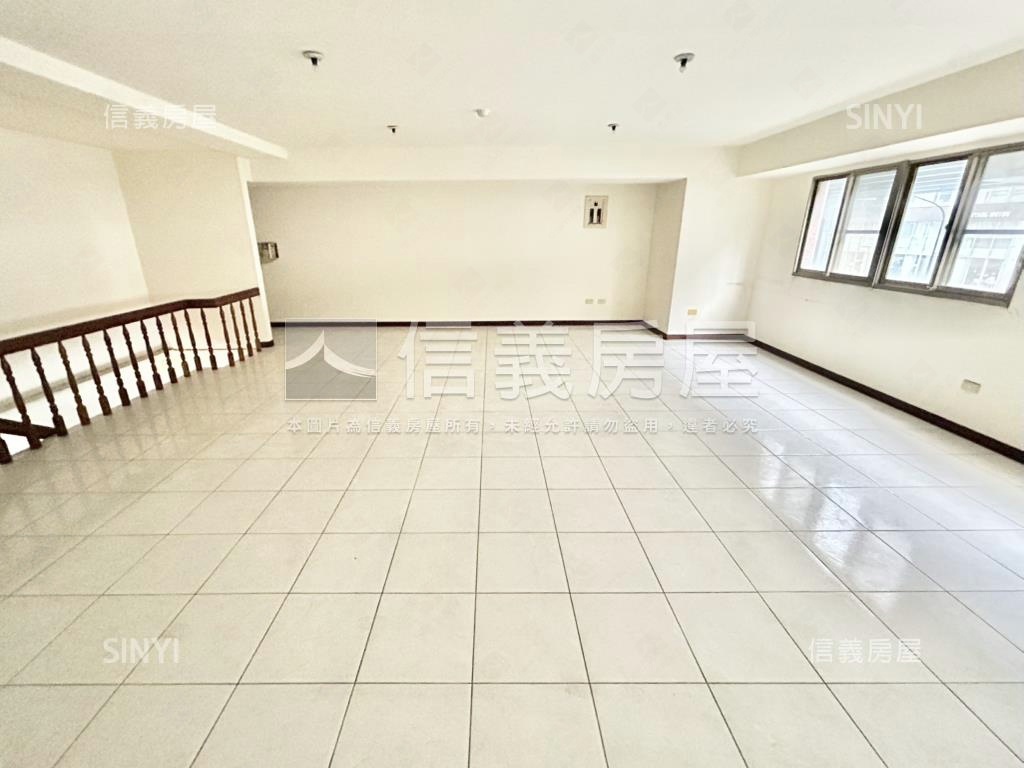 大面寬１＋２樓金店面房屋室內格局與周邊環境