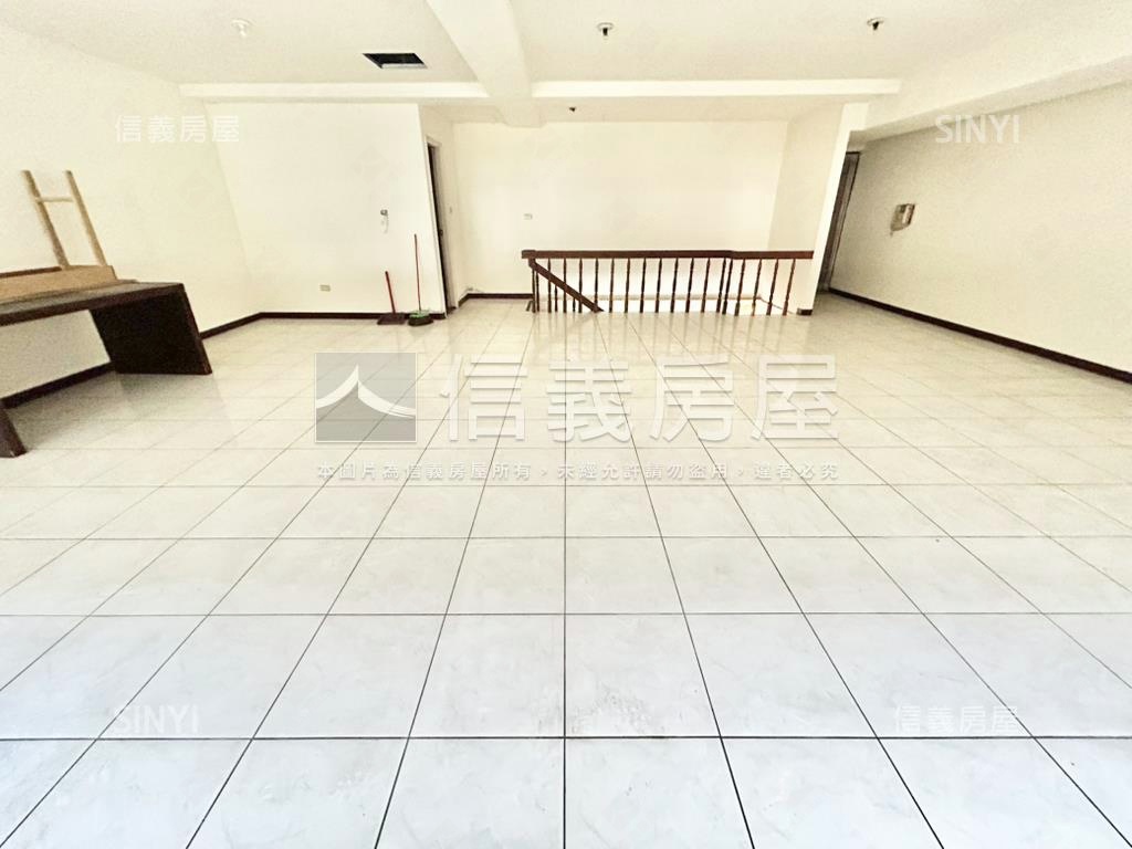 大面寬１＋２樓金店面房屋室內格局與周邊環境