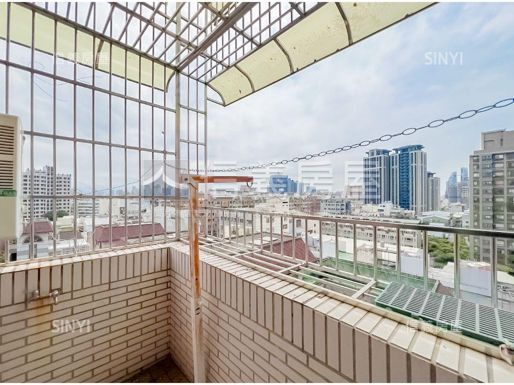 高第大廈★次頂樓視野戶房屋室內格局與周邊環境