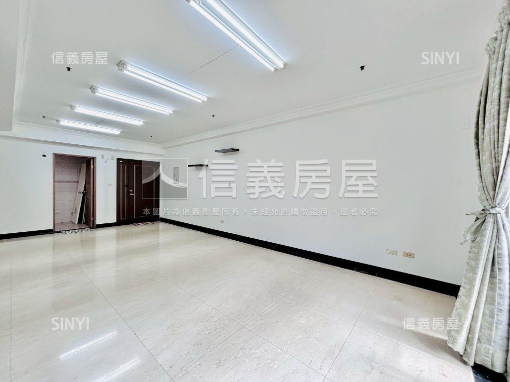 皇城帝寶高樓四房平車位房屋室內格局與周邊環境