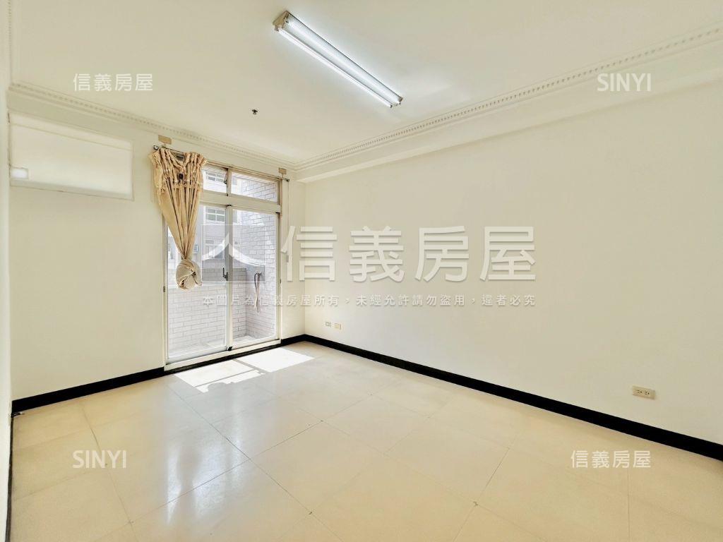 皇城帝寶高樓四房平車位房屋室內格局與周邊環境