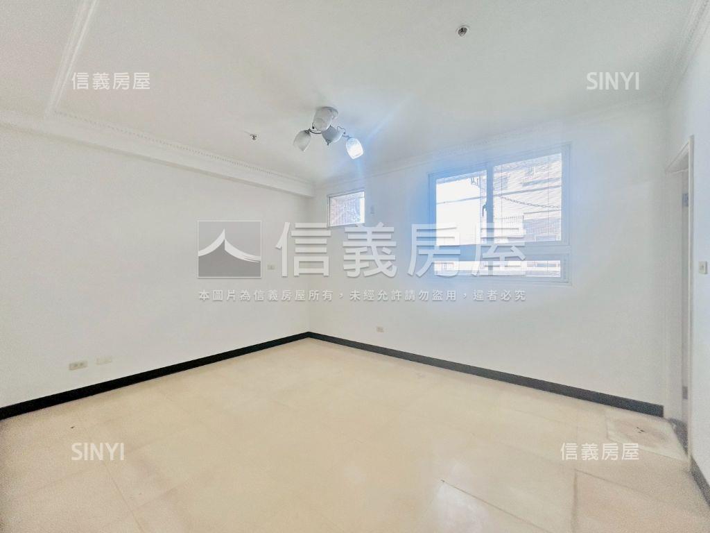 皇城帝寶高樓四房平車位房屋室內格局與周邊環境