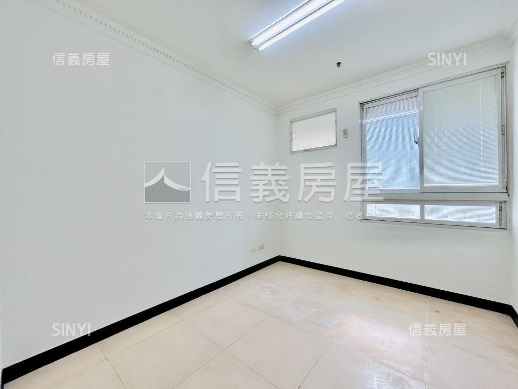 皇城帝寶高樓四房平車位房屋室內格局與周邊環境