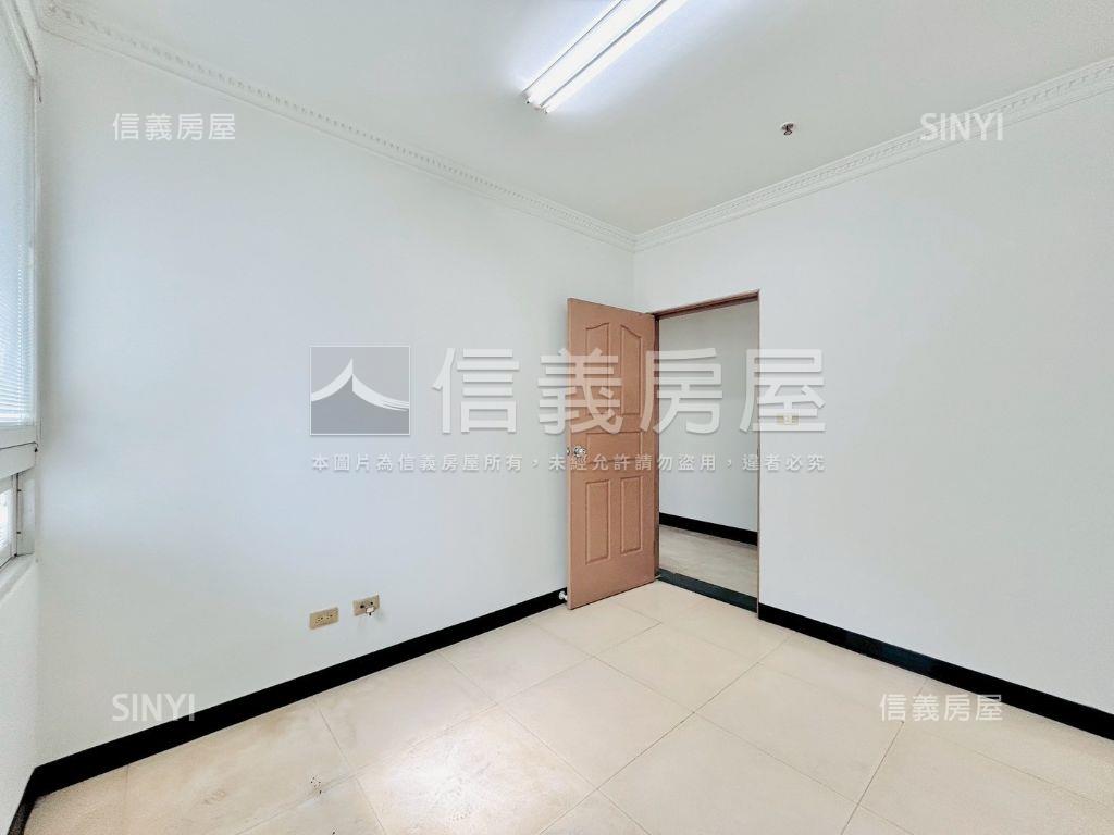 皇城帝寶高樓四房平車位房屋室內格局與周邊環境
