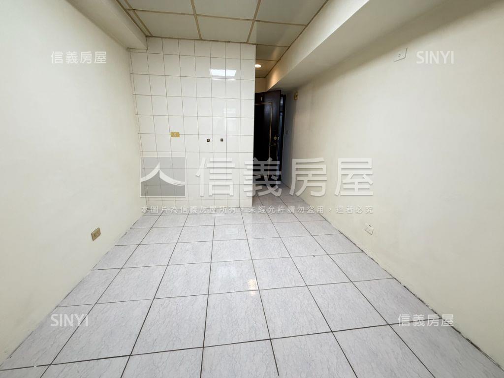 近五權車站１房有車位房屋室內格局與周邊環境