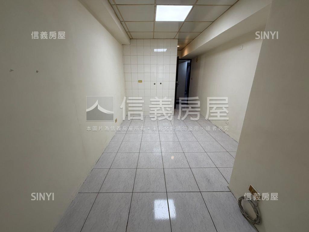 近五權車站１房有車位房屋室內格局與周邊環境