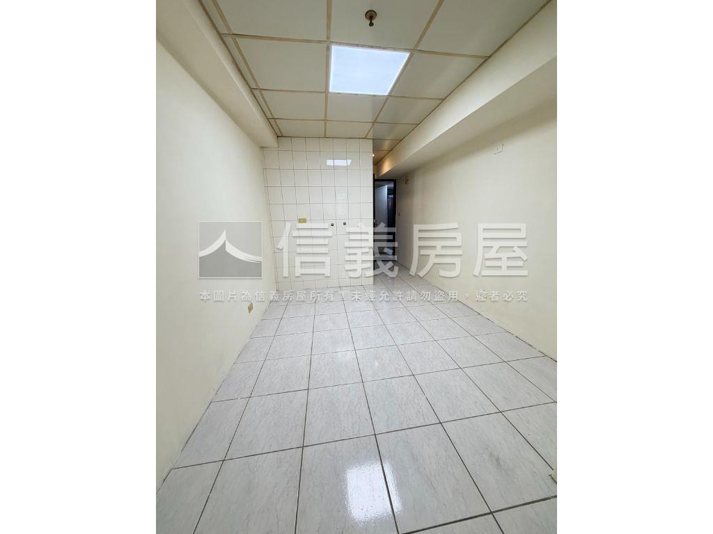 近五權車站１房有車位房屋室內格局與周邊環境