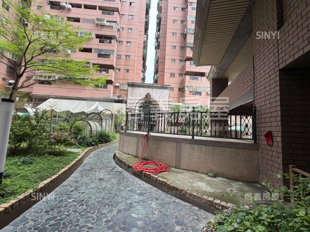 近五權車站１房有車位房屋室內格局與周邊環境