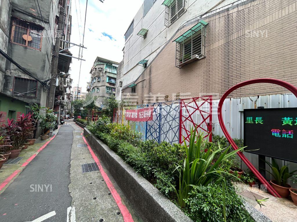 三重美妝首購２房房屋室內格局與周邊環境