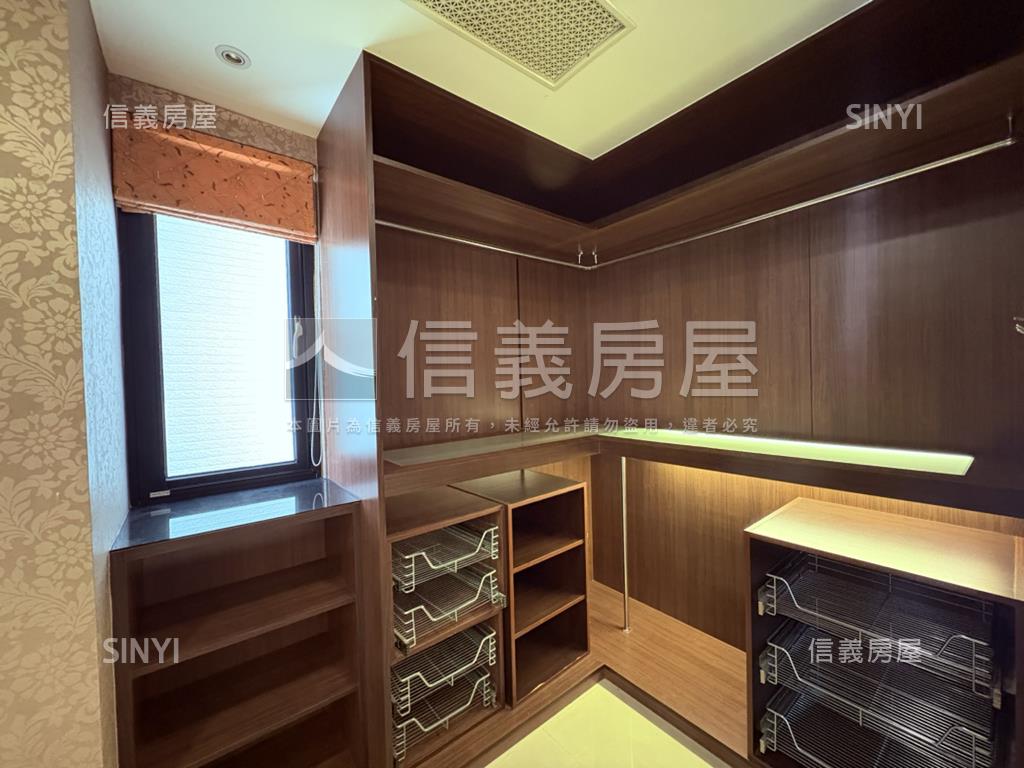 美術館電梯別墅房屋室內格局與周邊環境