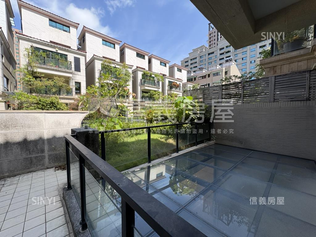 美術館電梯別墅房屋室內格局與周邊環境