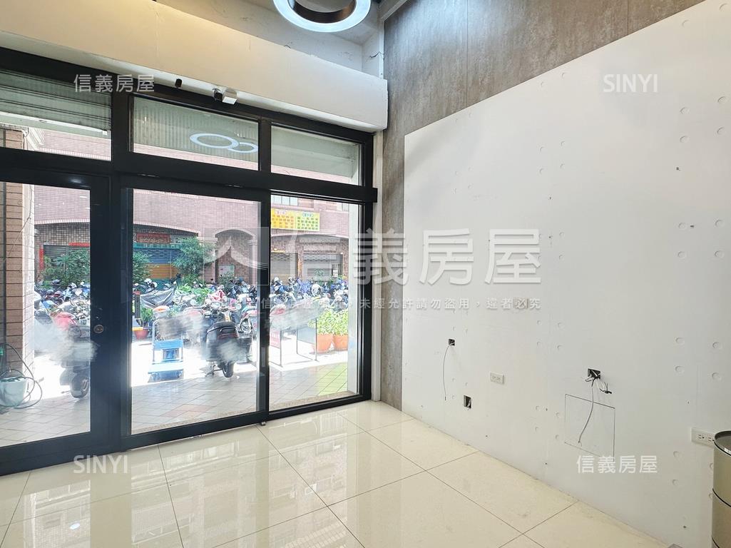 鳳山花都人潮密集稀有金店房屋室內格局與周邊環境