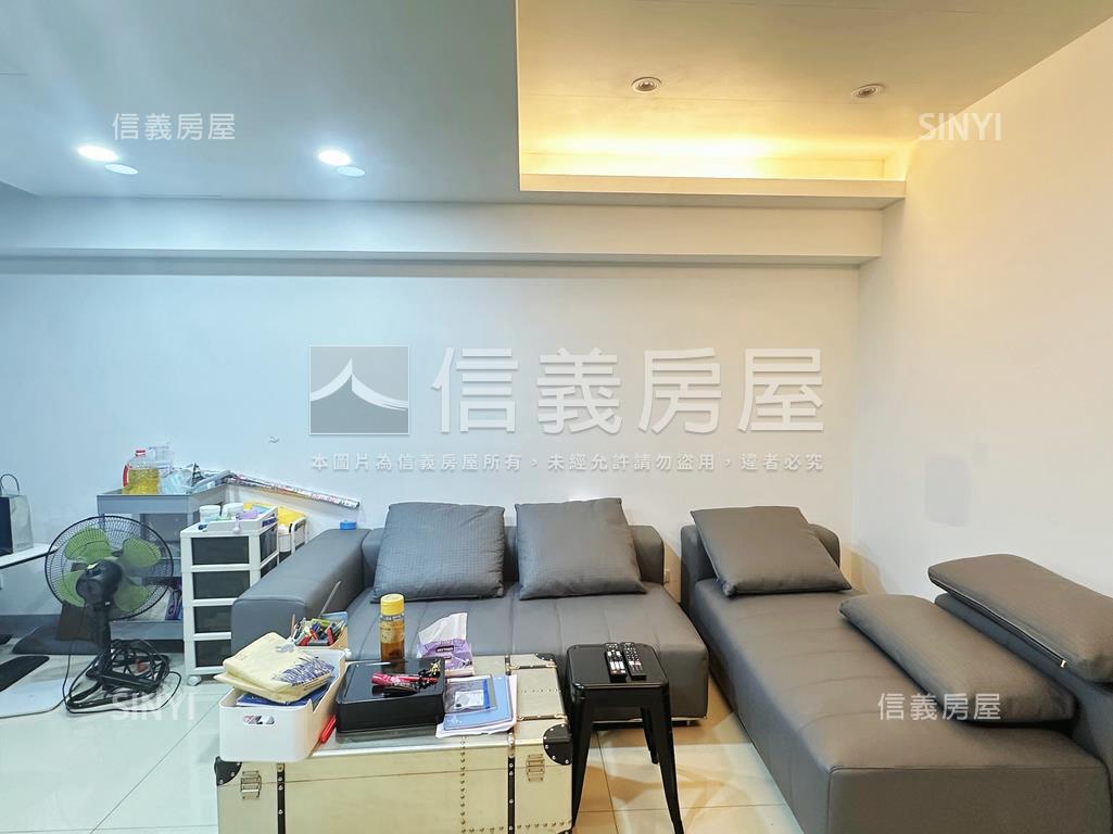 鳳山花都人潮密集稀有金店房屋室內格局與周邊環境