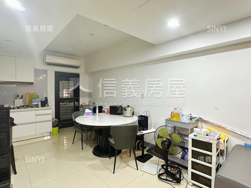 鳳山花都人潮密集稀有金店房屋室內格局與周邊環境