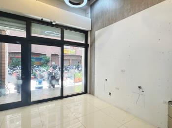 鳳山花都人潮密集稀有金店