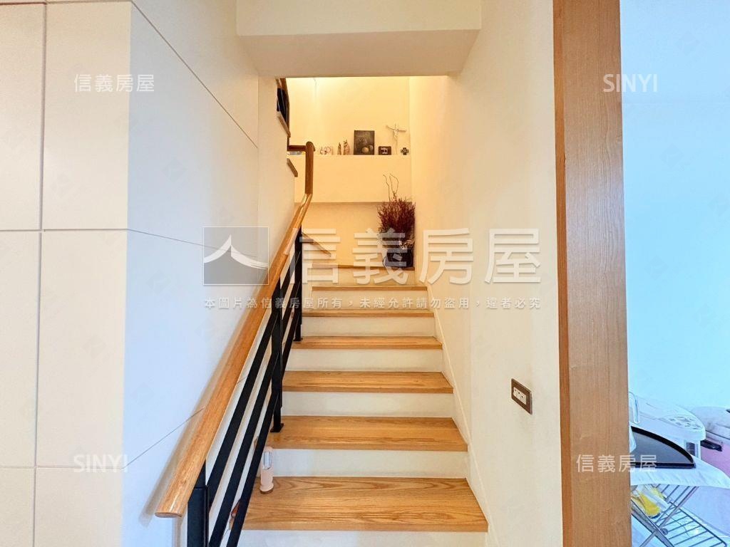 靜謐美宅質感樓中樓大空間房屋室內格局與周邊環境