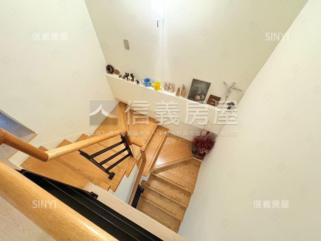 靜謐美宅質感樓中樓大空間房屋室內格局與周邊環境