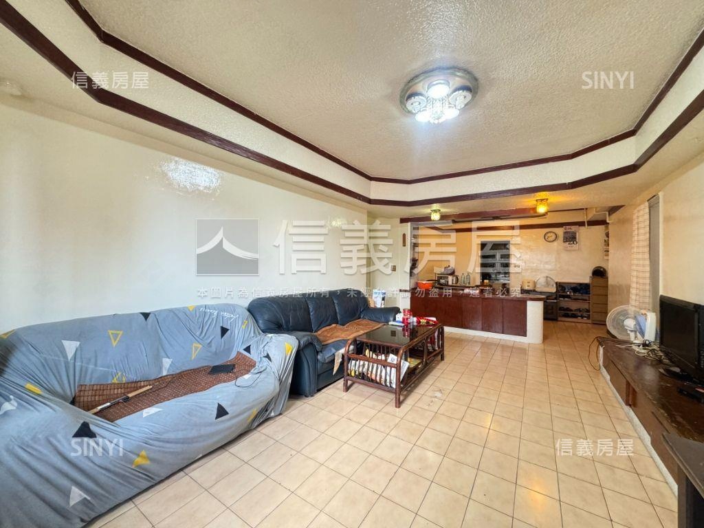 東門捷運稀有５房車位房屋室內格局與周邊環境