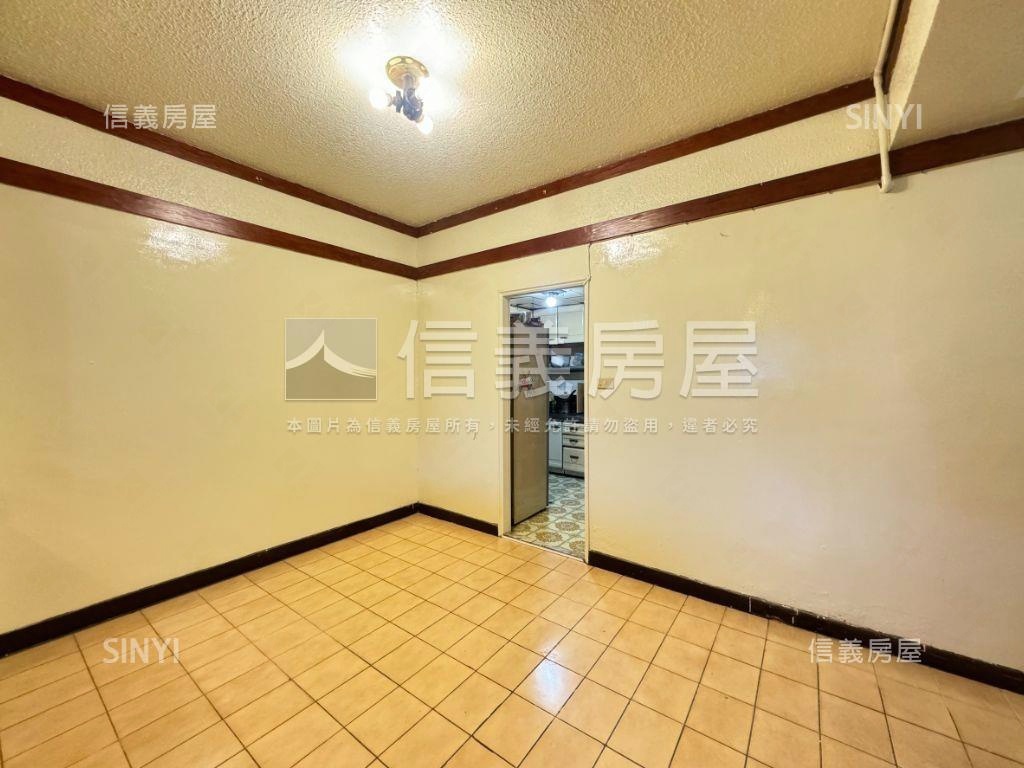 東門捷運稀有５房車位房屋室內格局與周邊環境