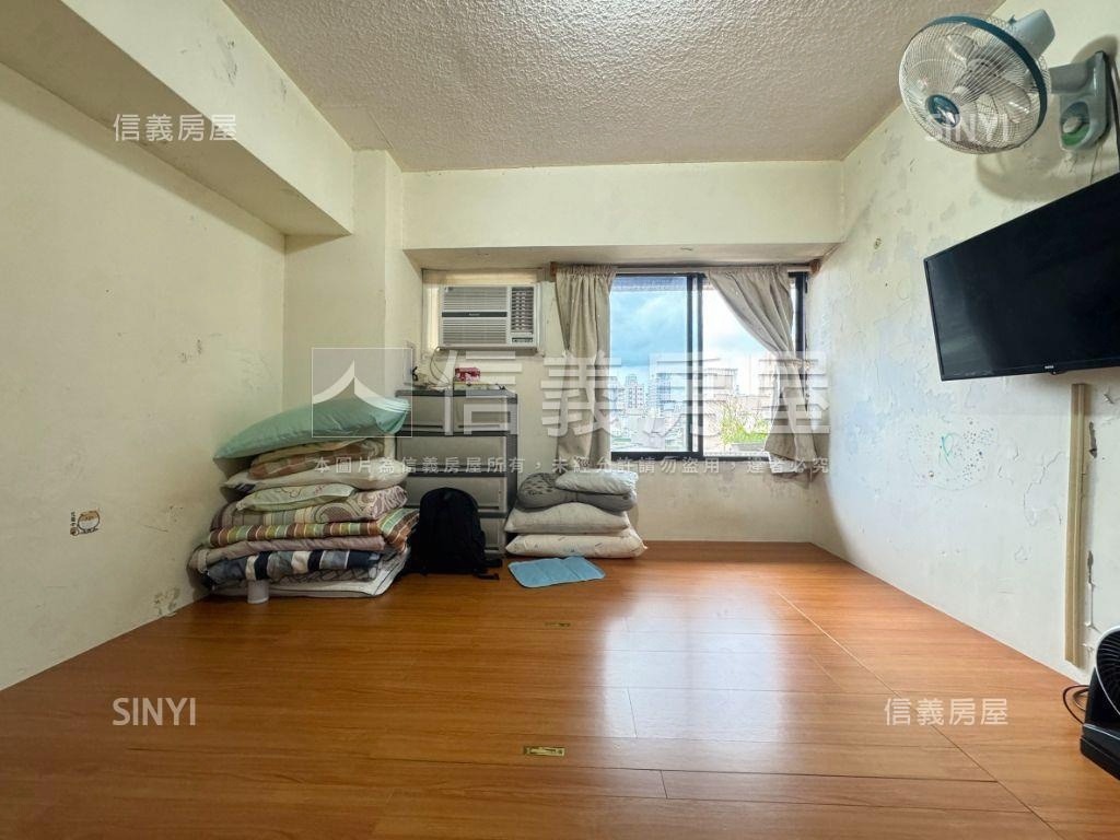 東門捷運稀有５房車位房屋室內格局與周邊環境