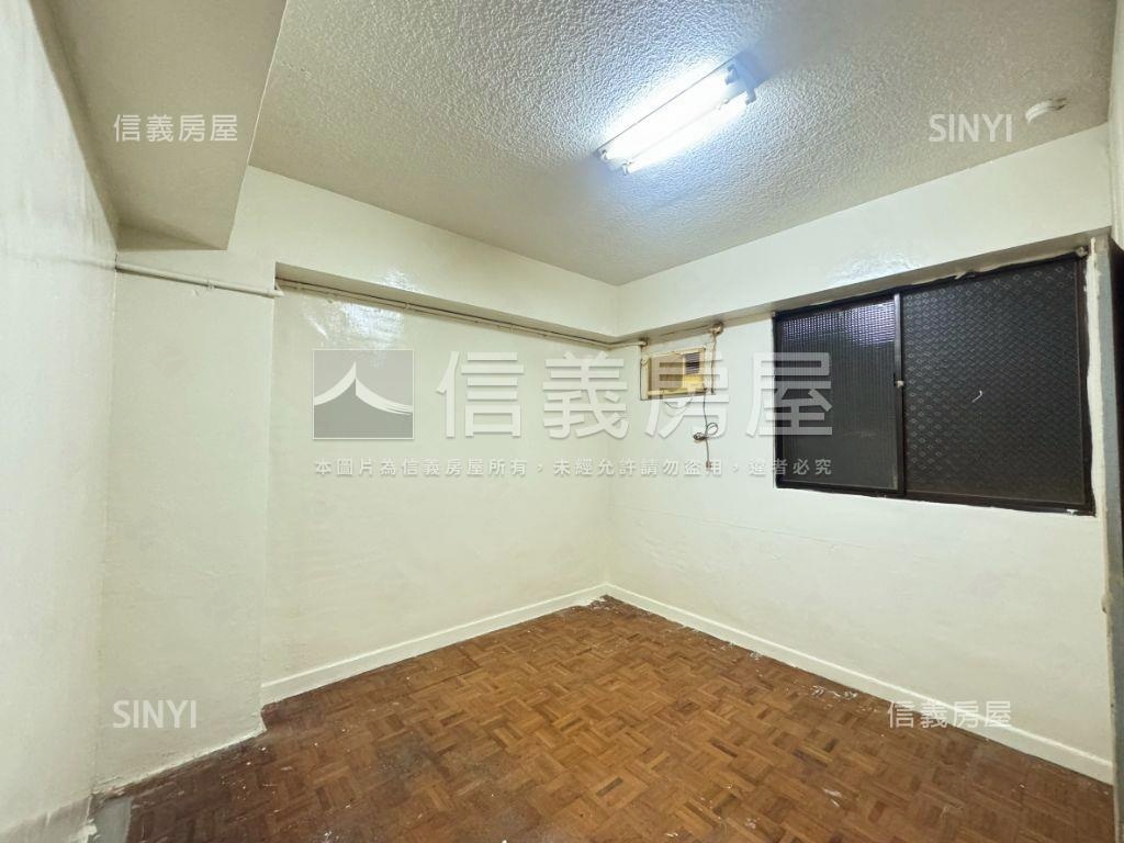 東門捷運稀有５房車位房屋室內格局與周邊環境