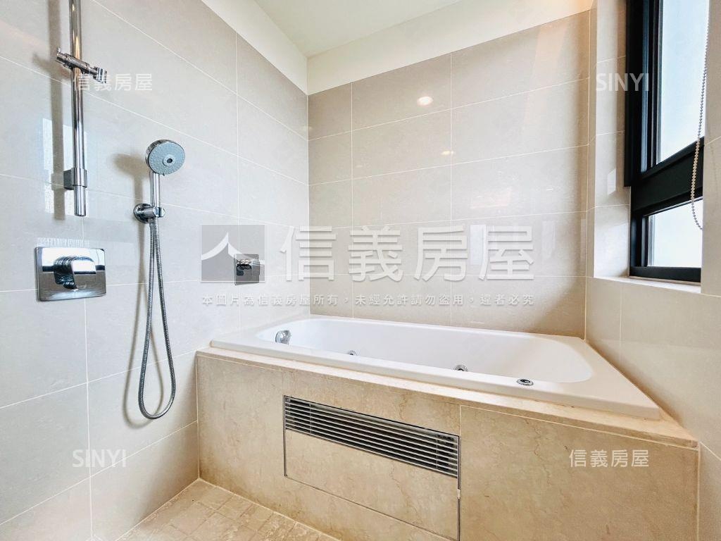 忠泰鋼骨極致景觀品味三房房屋室內格局與周邊環境