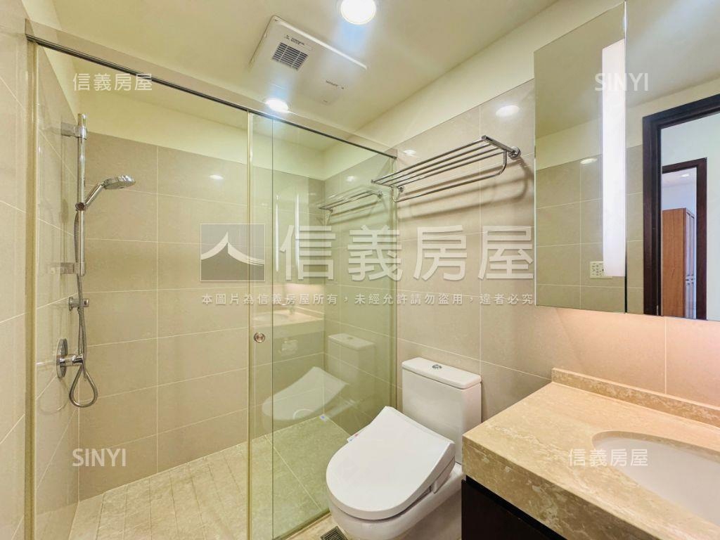 忠泰鋼骨極致景觀品味三房房屋室內格局與周邊環境