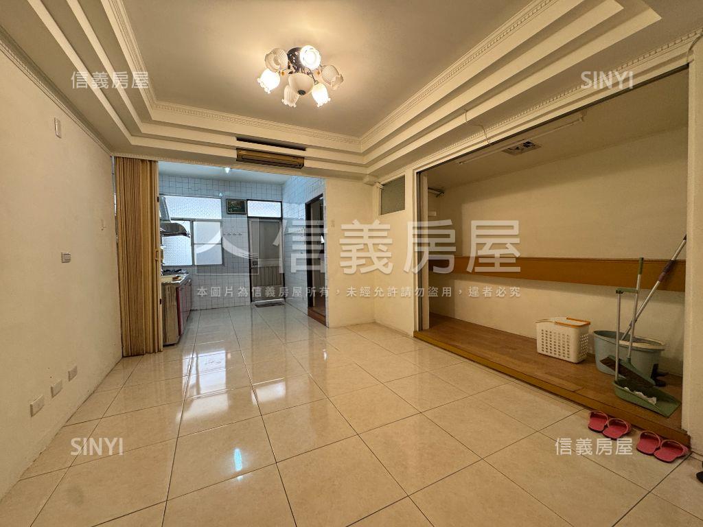 近鳳山車站低總２樓學區宅房屋室內格局與周邊環境