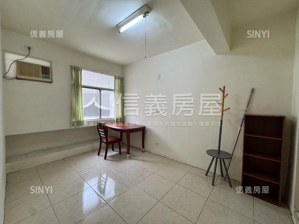 近鳳山車站低總２樓學區宅房屋室內格局與周邊環境