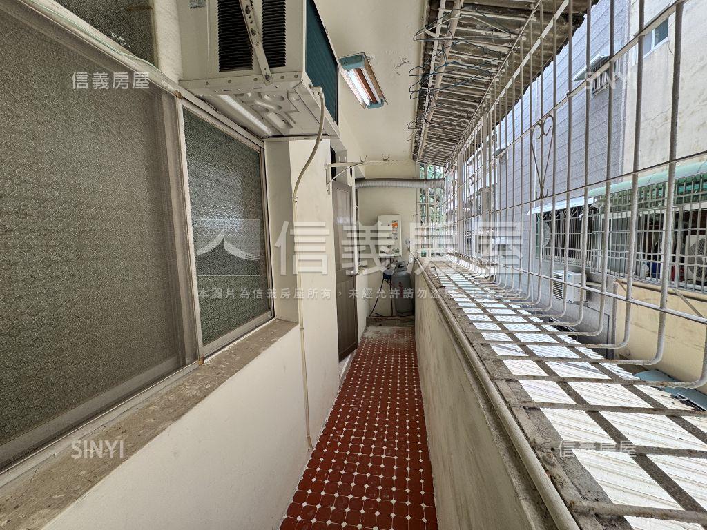 近鳳山車站低總２樓學區宅房屋室內格局與周邊環境