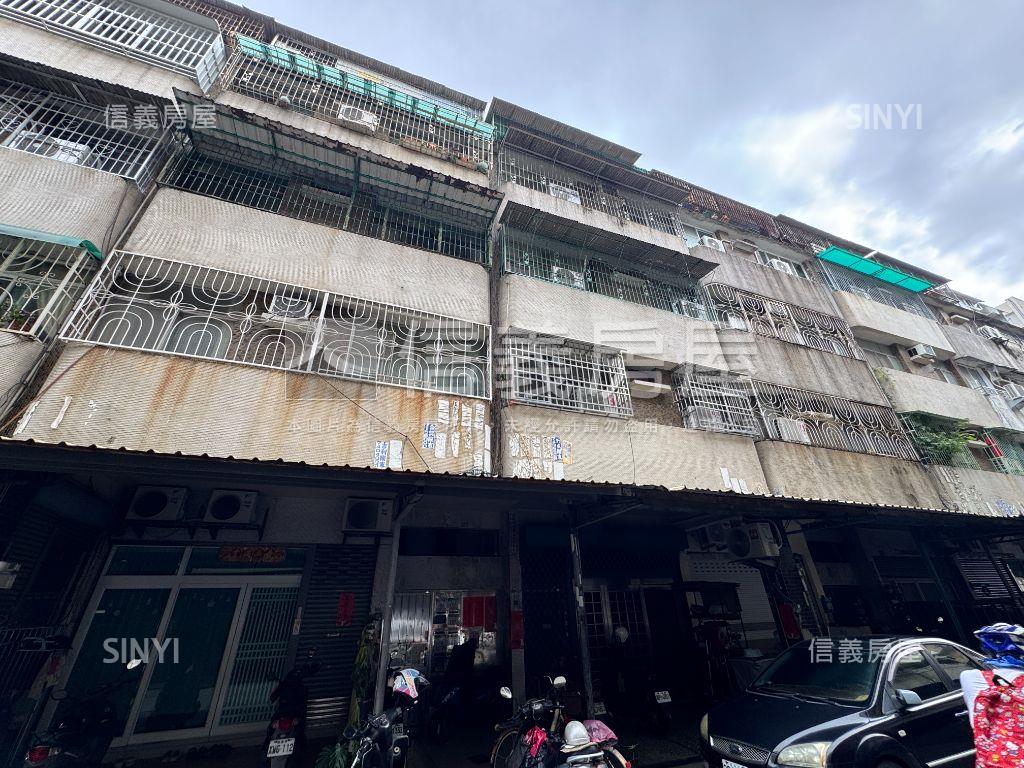 近鳳山車站低總２樓學區宅房屋室內格局與周邊環境