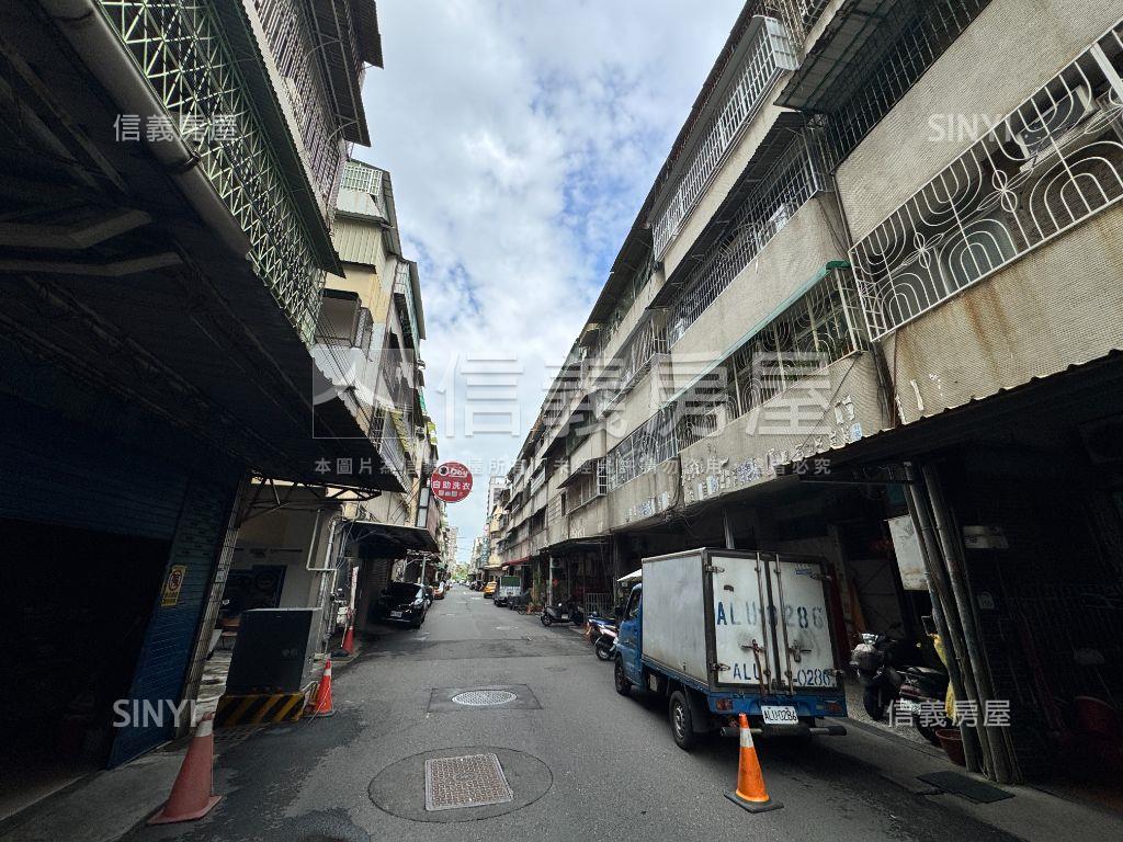 近鳳山車站低總２樓學區宅房屋室內格局與周邊環境