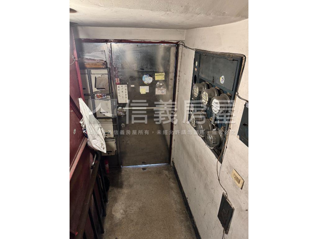近鳳山車站低總２樓學區宅房屋室內格局與周邊環境
