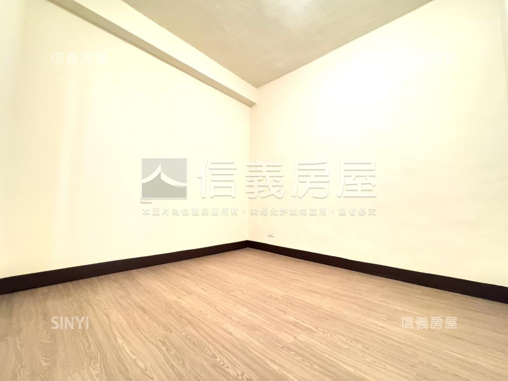 近立新國小全新整理美透天房屋室內格局與周邊環境