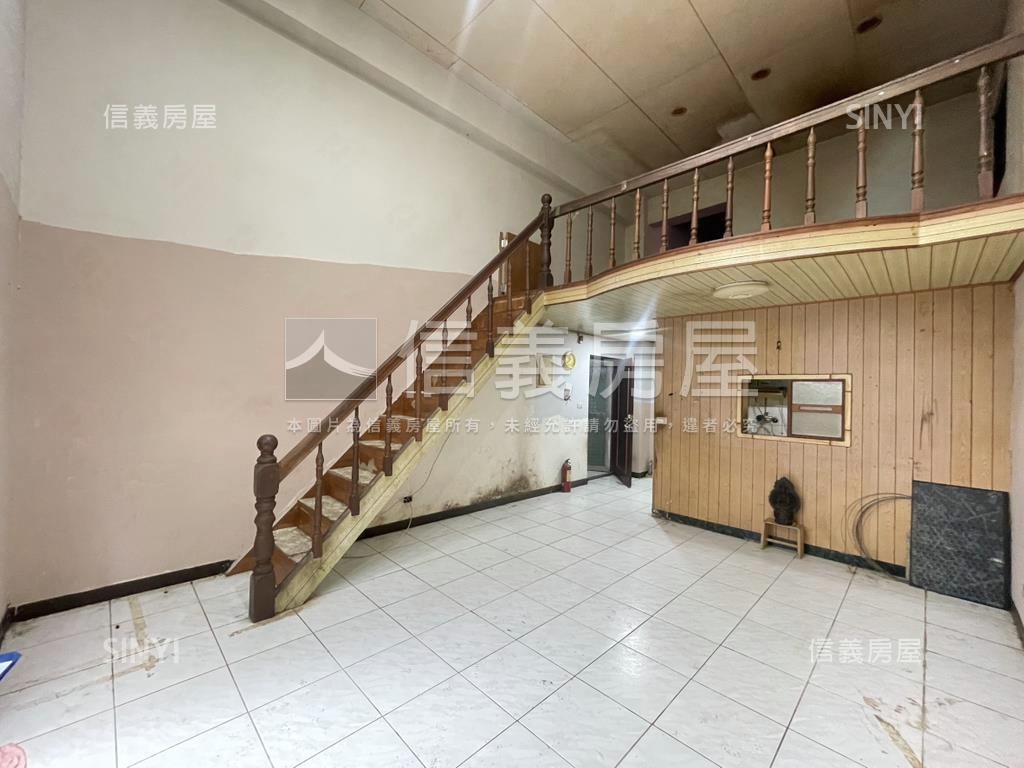 稀有二樓大空間房屋室內格局與周邊環境