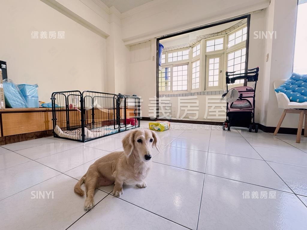 楠梓面公園三房車位房屋室內格局與周邊環境