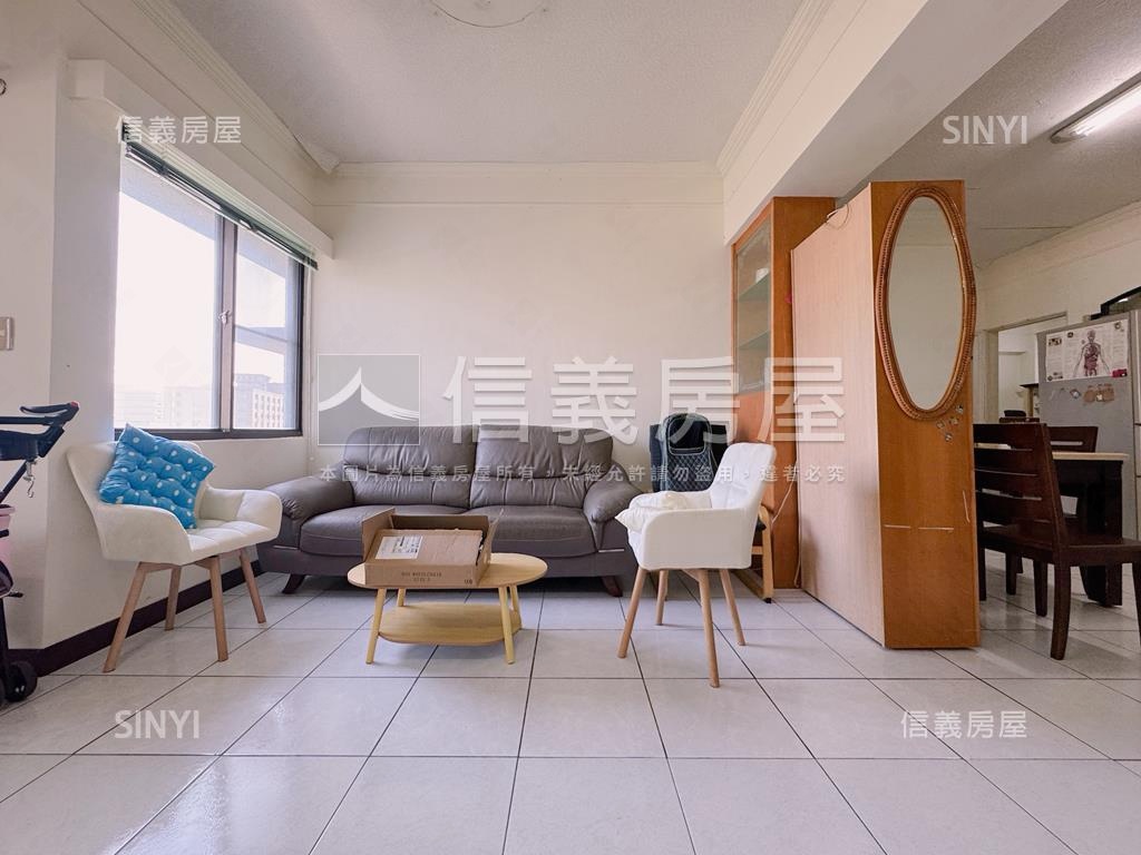 楠梓面公園三房車位房屋室內格局與周邊環境