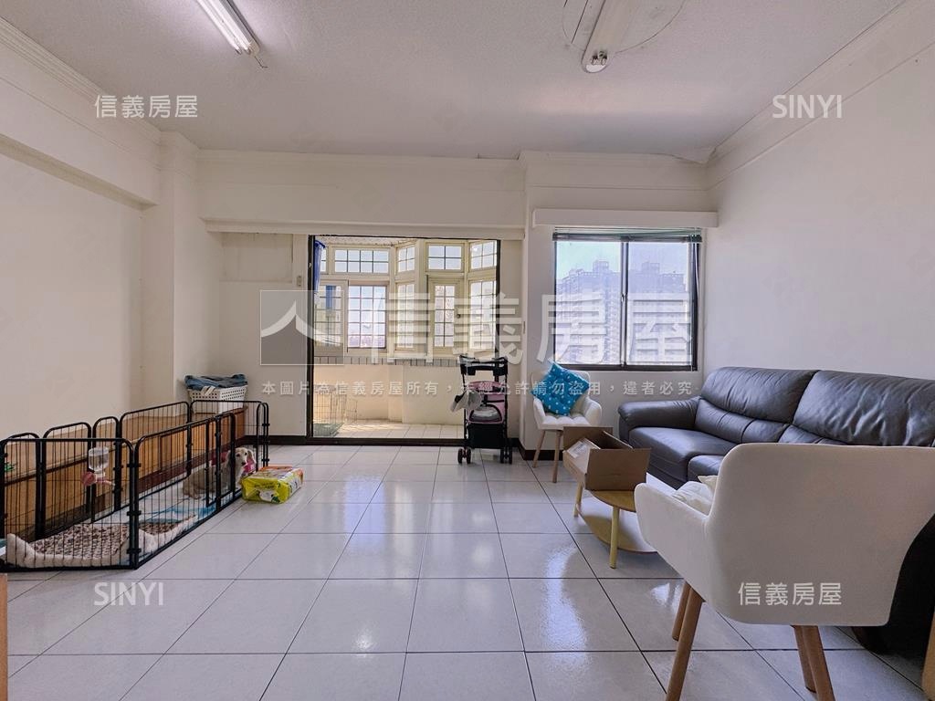 楠梓面公園三房車位房屋室內格局與周邊環境