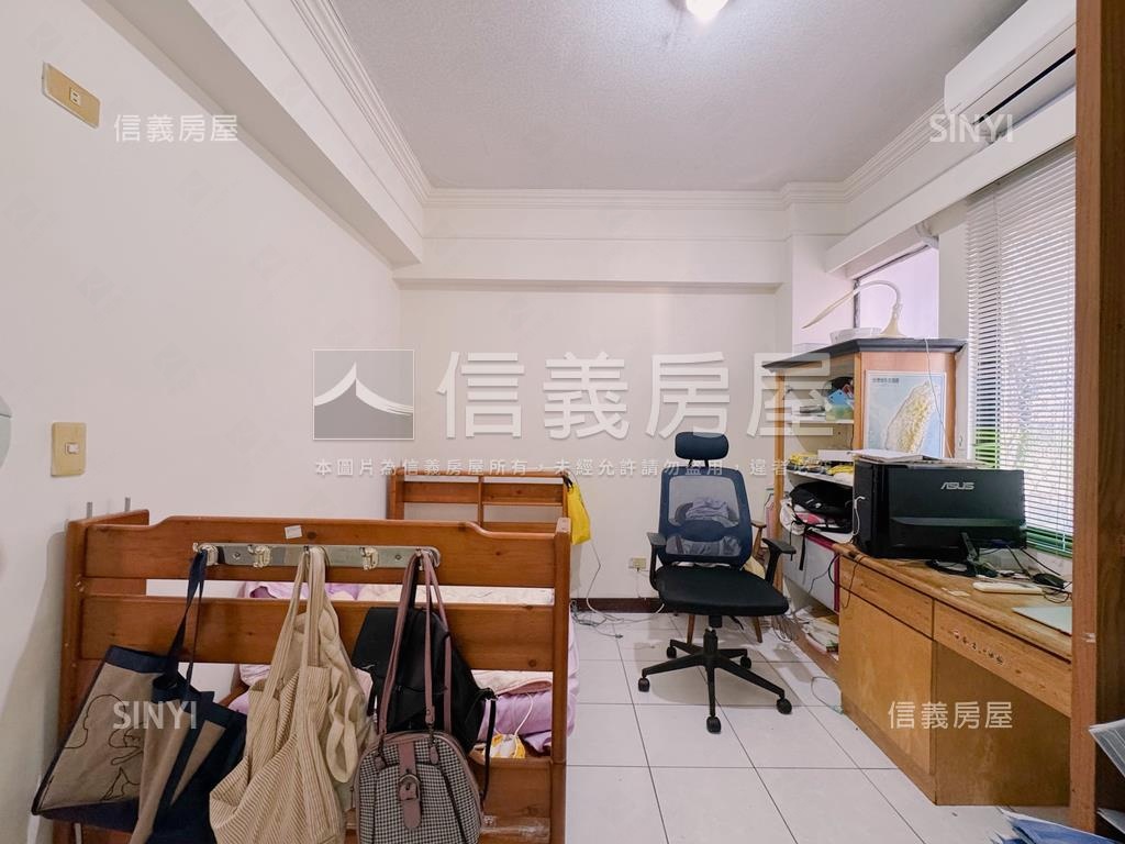 楠梓面公園三房車位房屋室內格局與周邊環境