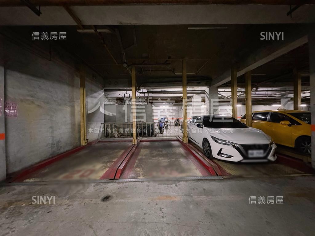 楠梓面公園三房車位房屋室內格局與周邊環境