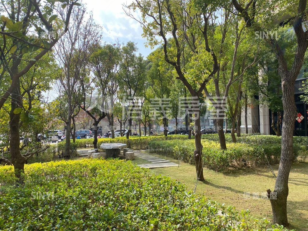 精武東路燙金店面房屋室內格局與周邊環境