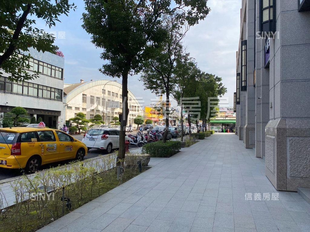 精武東路燙金店面房屋室內格局與周邊環境