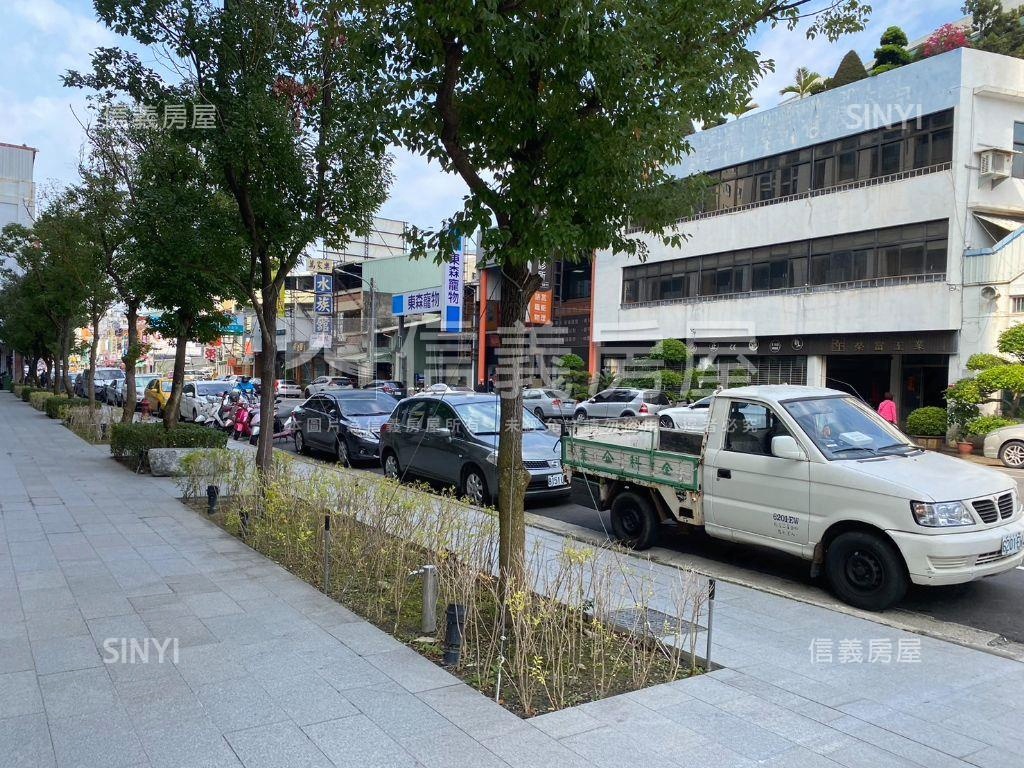 精武東路燙金店面房屋室內格局與周邊環境