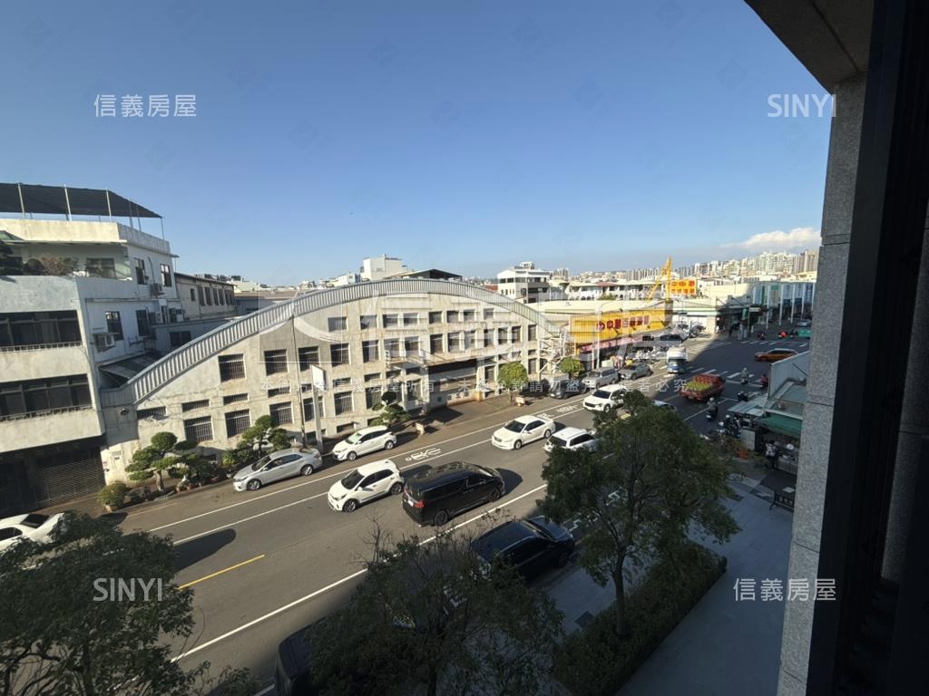 精武東路燙金店面房屋室內格局與周邊環境