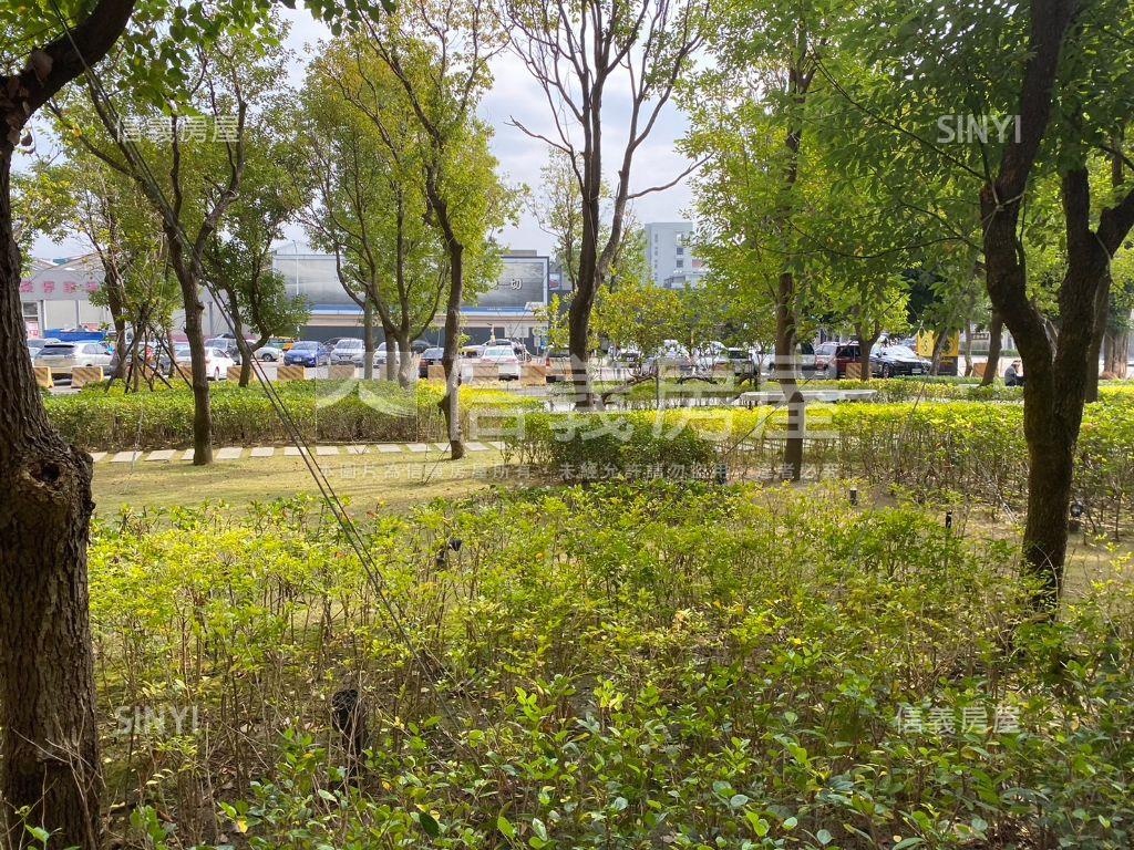 精武東路燙金店面房屋室內格局與周邊環境