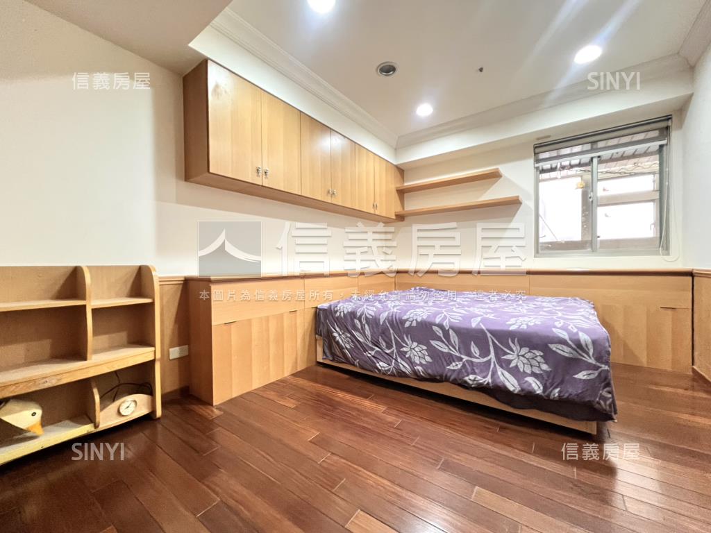 文化領袖·書香美四房車位房屋室內格局與周邊環境