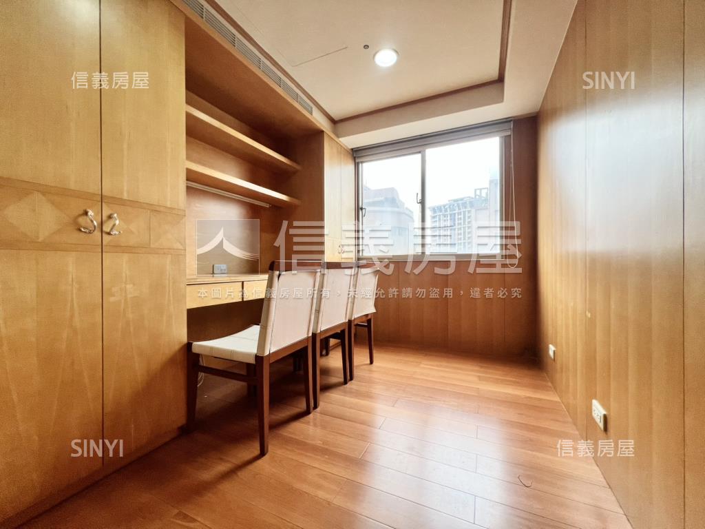 文化領袖·書香美四房車位房屋室內格局與周邊環境