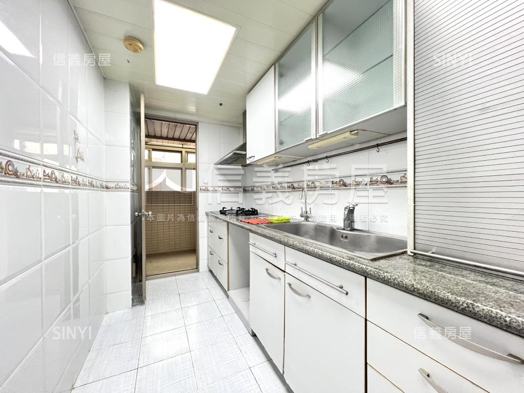 文化領袖·書香美四房車位房屋室內格局與周邊環境