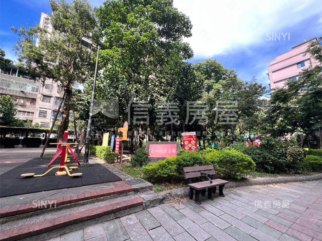 近日月光首購電梯兩房房屋室內格局與周邊環境