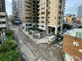 近美術館角間店面